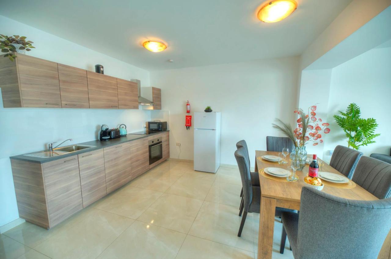 Seafront Beautifully Furnished 2 Bedrooms Gogzr-3 Gzira المظهر الخارجي الصورة