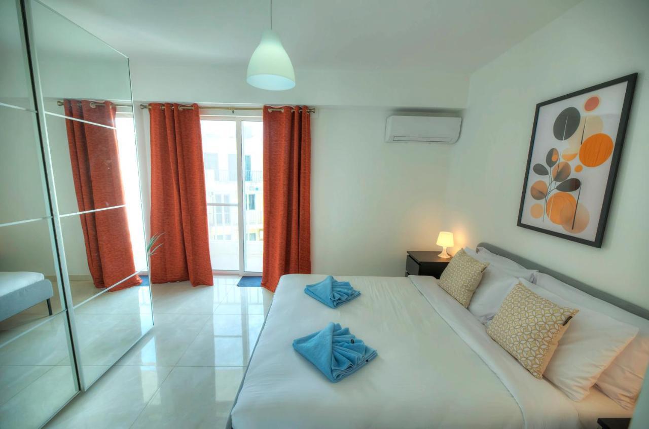 Seafront Beautifully Furnished 2 Bedrooms Gogzr-3 Gzira المظهر الخارجي الصورة