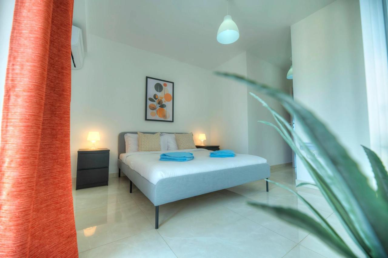 Seafront Beautifully Furnished 2 Bedrooms Gogzr-3 Gzira المظهر الخارجي الصورة