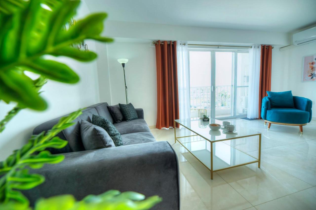 Seafront Beautifully Furnished 2 Bedrooms Gogzr-3 Gzira المظهر الخارجي الصورة