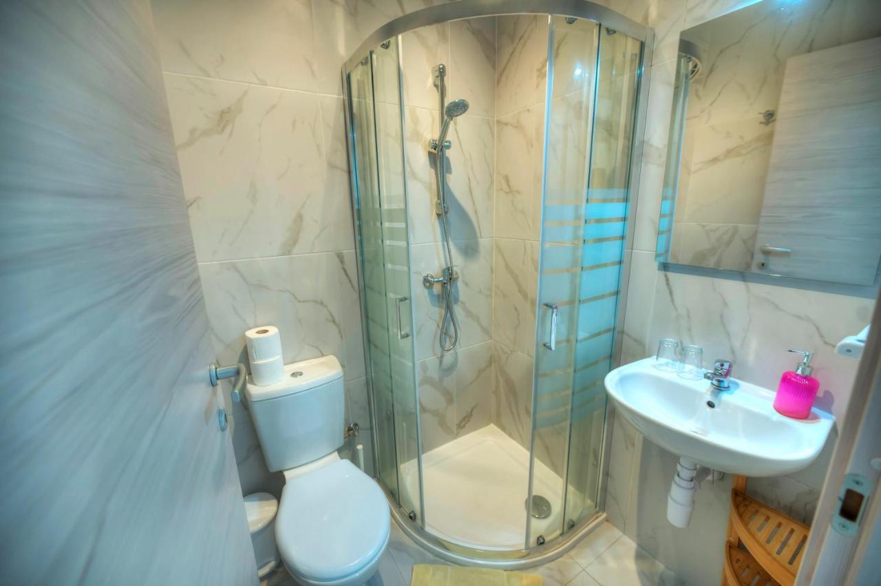 Seafront Beautifully Furnished 2 Bedrooms Gogzr-3 Gzira المظهر الخارجي الصورة