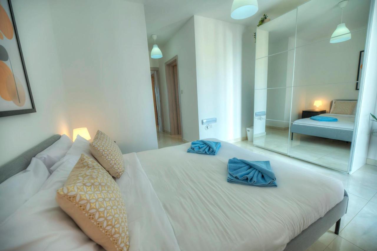 Seafront Beautifully Furnished 2 Bedrooms Gogzr-3 Gzira المظهر الخارجي الصورة
