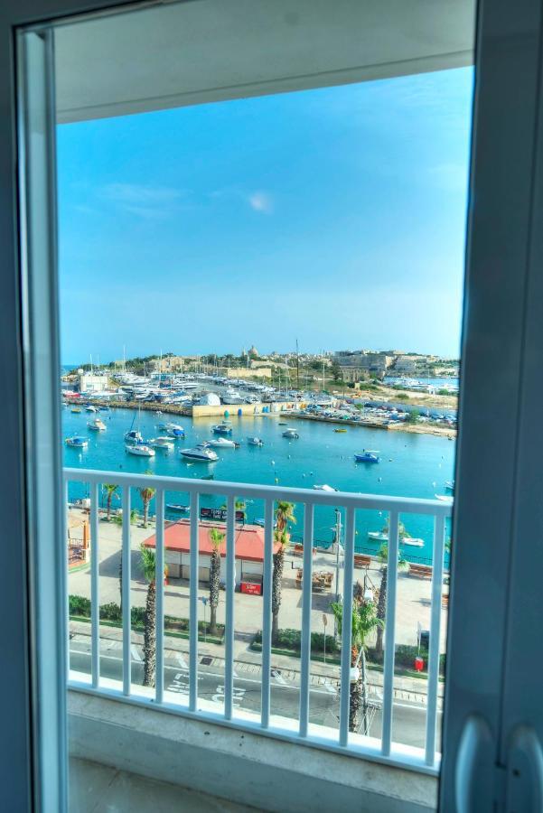 Seafront Beautifully Furnished 2 Bedrooms Gogzr-3 Gzira المظهر الخارجي الصورة